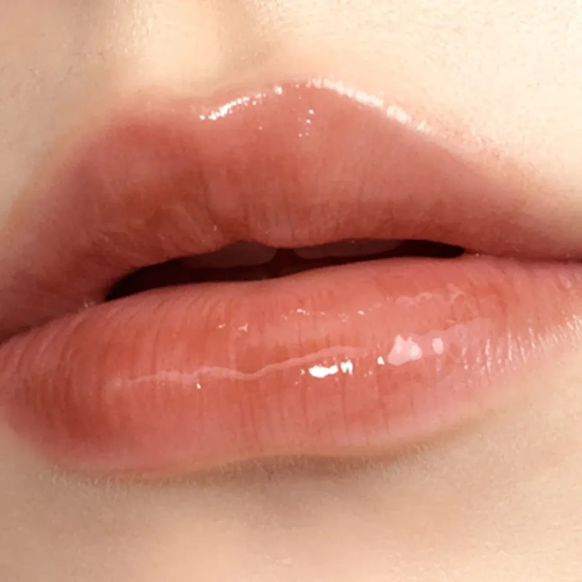 ENTROPY — ENTROPY Charm Tint Glossy Gel Lip Tint - Dewy Lip Gloss with Key Ring Cap